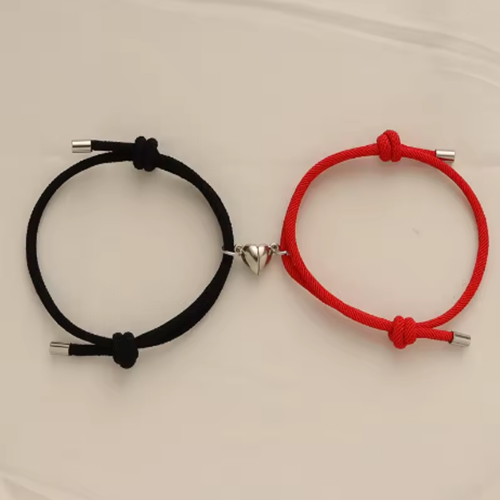 1 par de pulseras sencillas con imanes de corazón de aleación para parejas